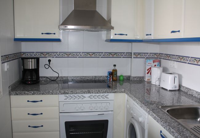 Zapholiday - 2099 - Apartment for rent at Golf La Duquesa, Costa del Sol - kitchen