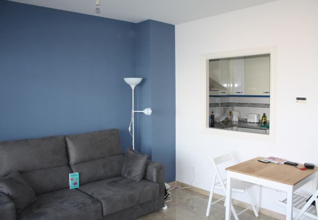 Zapholiday - 2099 - Apartment for rent at Golf La Duquesa, Costa del Sol - living room