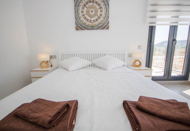 Zapholiday - 3034 - Villa Costa Blanca, Alicante - bedroom